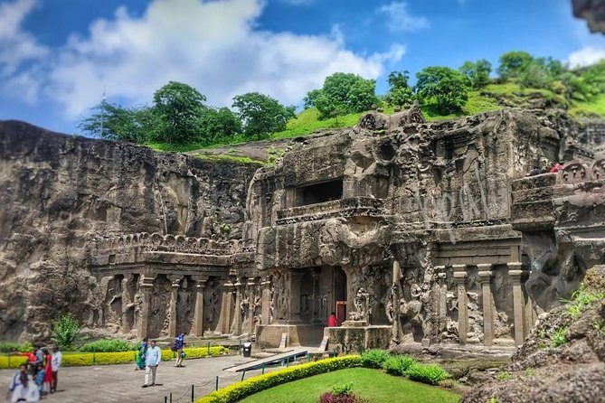 Day 02: Arrive Aurangabad - Ellora - Grishneshwer - Shirdi
